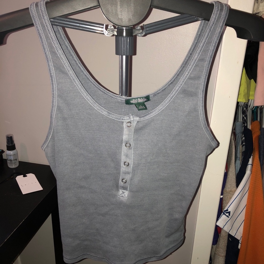 Crew neckline tank